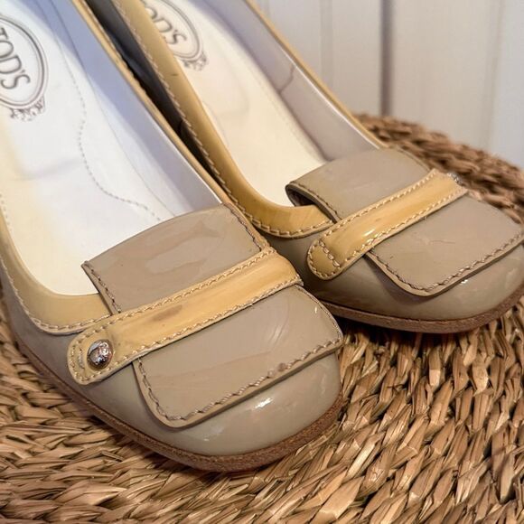 Tod's Grey Taupe Patent Leather Stacked Heels with Buckle - 39 - Great Condition - Picture 10 of 13